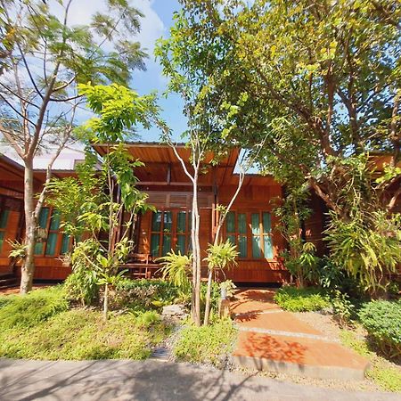 Areeya Phubeach Resort Wooden House Ban Chong Phli Eksteriør billede