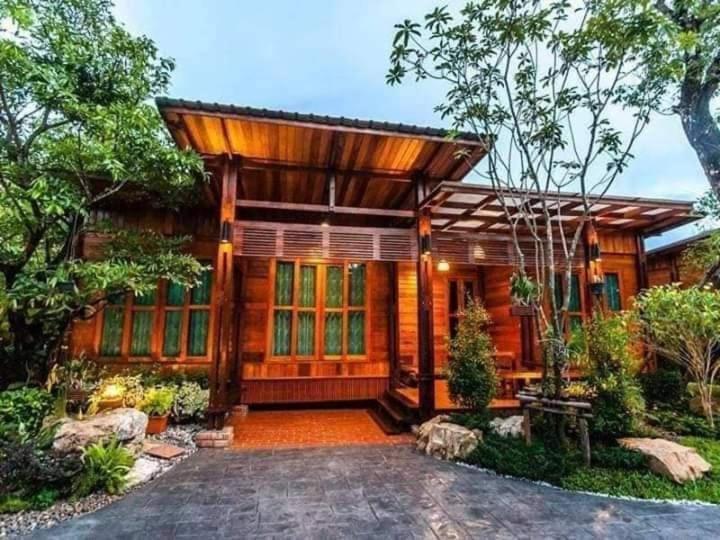 Areeya Phubeach Resort Wooden House Ban Chong Phli Eksteriør billede