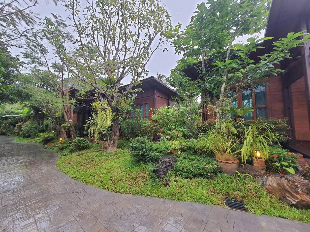 Areeya Phubeach Resort Wooden House Ban Chong Phli Eksteriør billede